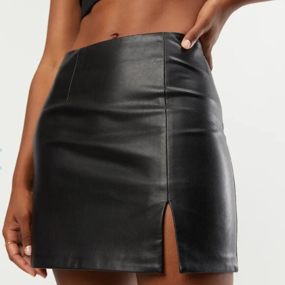 Oak + Fort vegan leather black mini skirt - Size 8 - Picture 2 of 5